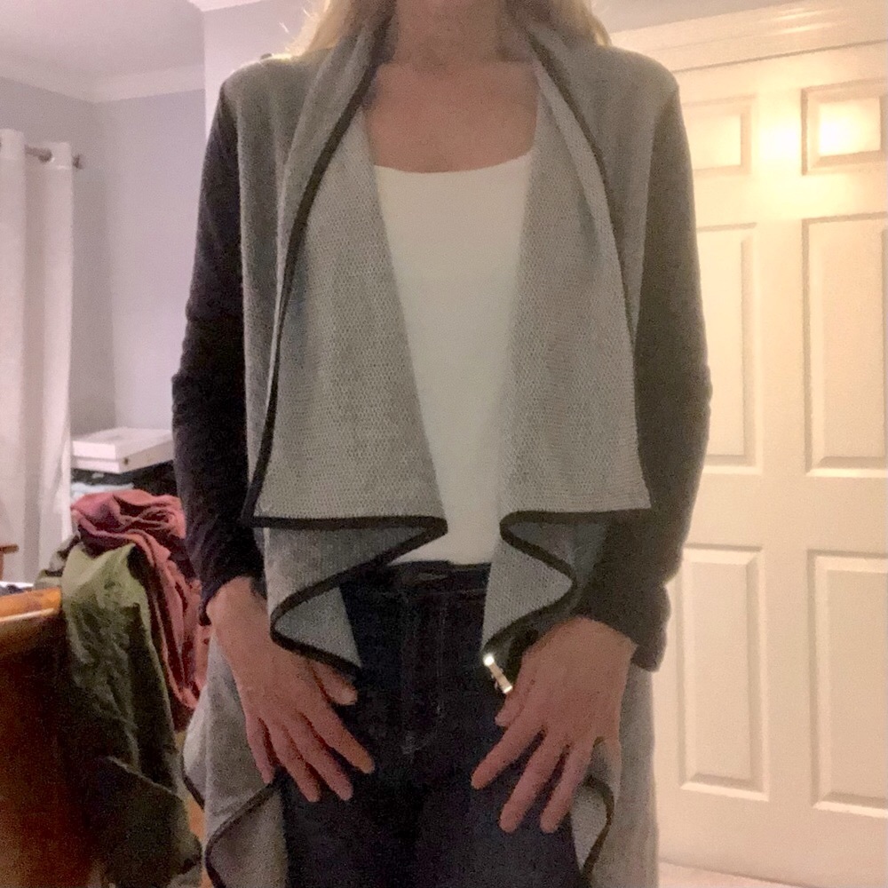 "Stella Morgan" Italian waterfall sweater jacket w/asymmetrical closure - size M